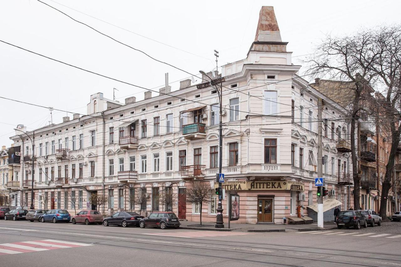 Baron ApartHotel Odesa Exterior foto