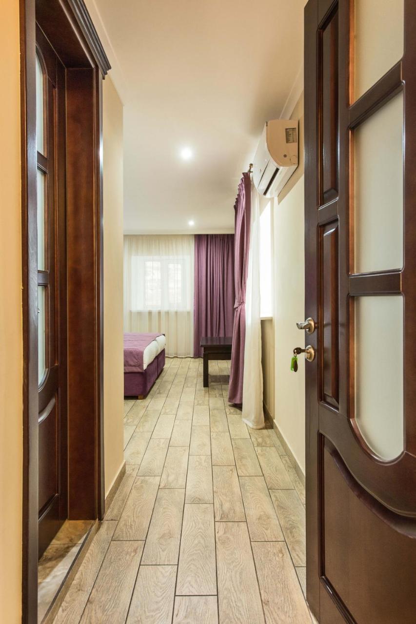 Baron ApartHotel Odesa Exterior foto